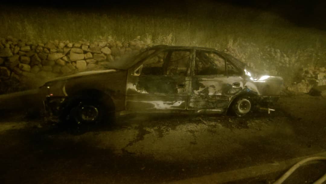 آتش گرفتن یک دستگاه خودرو پژو پارس در شهر سوق/تصاویر